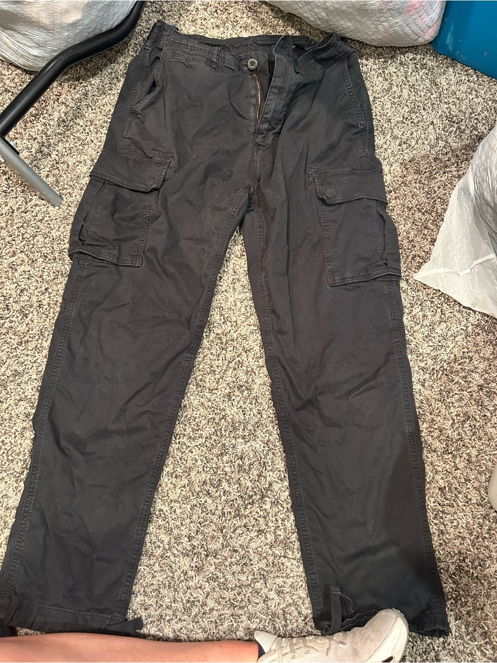 American Eagle Men's Navy Cargo Pants - Durable Everyday Utility